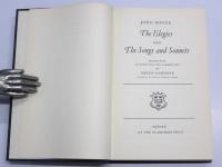 The Elegies and the Songs and Sonnets. Edited with Introduction and Commentary by Helen Gardner. [Oxford English Texts] エレジー、唄とソネット　