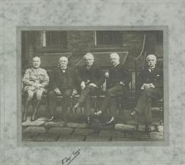 デビッド・ロイド・ジョージ　イギリス首相 / パリ講和会議　自筆署名入写真　　Signed Photograph of David Lloyd George. Original autograph.