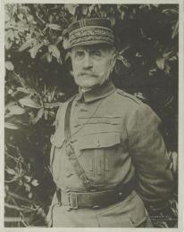 フェルディナン・フォッシュ (フランス元帥)　写真　(署名なし)　Ferdinand Foch， Marshal of France (unsigned).