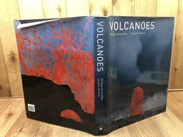 洋書 大型本/火山　Volcanoes