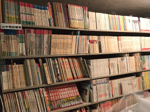 18_Yamanaka's-old-collection-of-books