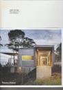 Under the Edge The Architecture of Peter Stutchbury  (崖っぷちの下で：ピーター・スタッチベリーの建築)