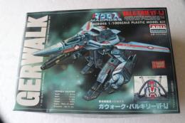 超時空要塞　マクロス　戦術戦闘用バトロイド　バルキリーVF-1A　（1/100スケイル　プラモデル・キット）