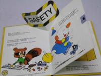 洋書 POP-UP SAFETY　飛び出す絵本