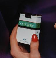 【たばこポスター】サムタイム　ふり返っておくれ、細身のタバコが似合う人。B全サイズ　昭和52年