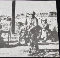 【戦前絵葉書】白河に沿ひ便衣隊を討伐する谷崎部隊　皇軍慰問資金募集愛国絵葉書