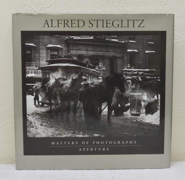 Alfred Stieglitz Aperture Masters Of Photography アルフレッド スティーグリッツ写真集 Alfred Stieglitz 著 Dorothy Norman 著 ビーバーズブックス 古本 中古本 古書籍の通販は 日本の古本屋 日本の古本屋