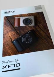 FUJIFILM XF10
