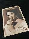 Elizabeth Taylor（エリザベス・テイラー） サイン表記入りポートレート