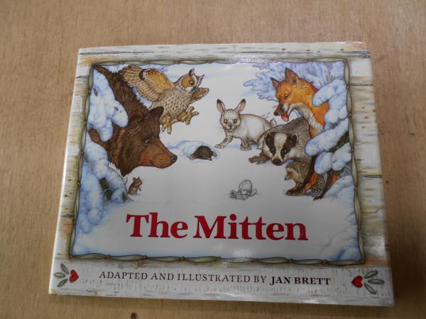 The Mitten 英語 ハードカバー Jan Brett 阿武隈書房 古本 中古本 古書籍の通販は 日本の古本屋 日本の古本屋 The Mitten 英語 ハードカバー Jan Brett 阿武隈書房 古本 中古本 古書籍の通販は 日本の古本屋 日本の古本屋