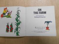 on the farm  洋書絵本　英語