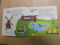 on the farm  洋書絵本　英語