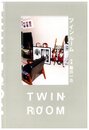 ツインルーム【サイン入 / Signed】