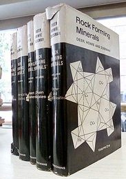 Rock Forming Minerals : Vol. 1-5 (Reprint) (1)Ortho- and Ring Silicates (2)Chain Silicates (3)Sheet Silicates (4)Framework Silicates (5)Non-Silicates (英) 造岩鉱物