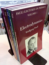 Pauli Lectures on Physics : Vol. 1-6 (Soft)　(英)パウリ物理学講座 【Vol.3欠】 (1)Electrodynamics (2)Optics and the Theory of Electrons (3)Thermodynamics and the Kinetic Theory of Gases (4)Statistical Mechanics (5)Wave Mechanics (6)Selected Topics in Field Quantization