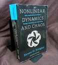 Nonlinear Dynamics and Chaos : 2nd Edition (Soft) With Applications to Physics, Biology, Chemistry, and Engineering (英) ストロガッツ 非線形ダイナミクスとカオス