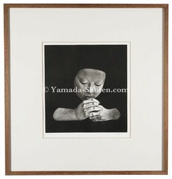 うつむき　Looking Down