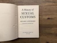 A History of SEXUAL CUSTOMS   TRANSLATED BY ALEXANDER MAYCE