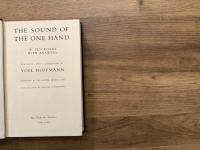 THE SOUND OF THE ONE HAND  281 ZEN KOANS WITH ANSWERS  TRANSLATED, WITH A COMMENTARY BY YOEL HOFFMANN  FOREWORD BY ZEN MASTER HIRANO SOJO   INTRODUCTION BY BEN-AMI SCHARFSTEIN