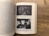 SIAM  DAS LAND DER TAI   Eine Landeskunde auf Grund eigener Reisen und Forschunggen  Mit 27 Figuren im Text, 1 Tabelle und mit 12 Karten und 70 Bildern   Neudruck der Ausgabe 1935