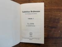 Taittiriya Brahmana  (Text in Devanagari and Translation )  Volume 1