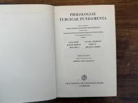 PHILOLOGIAE TURCICAE FUNDAMENTA    IUSSU ET AUCTORIATE UNIONIS UNIVERSALE STUDIOSORUM RERUM ORIENTALIUM AUXILIO ET OPERA UNITARUM NATIONUM EDUCATIONIS SCIENTIAE CULTURAE ORDINIS UNA CUM PRAESTANTIBUS TURCOLOGIS