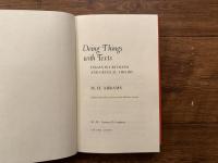 Doing Things with Texts   ESSAYS IN CRITICISM AND CRITICAL THEORY  Edited and with a Foreword by Michael Fischer