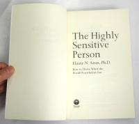 The Highly Sensitive Person. How to Thrive When the World Overwhelms You. [Thorsons Classics] (英) 敏感すぎる私の活かし方　