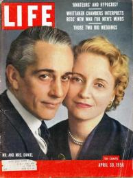 洋雑誌LIFE 1956年4月30日号　表紙：ダニエル夫妻(撮影：Arnold Newman)