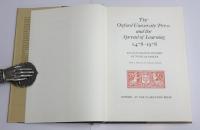 The Oxford University Press and the Spread of Learning. An Illustrated History 1478-1978. With a Preface by Charles Ryskamp.