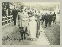 フランス　フィリップ・ペタン元帥　自筆署名入写真　　Photograph of Philippe Petain with Queen of Rumania. Signed by Philippe Petain，original autograph.