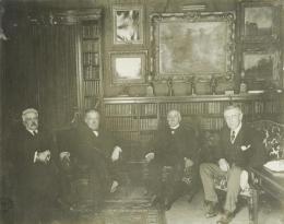 ヴィットーリオ・オルランド、ロイド・ジョージ、ウッドロウ・ウィルソン、ジョルジュ・クレマンソー　写真　(署名なし) / パリ講和会議　Photographs of Paris Peace Conference， 1919 (unsigned).