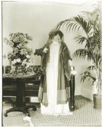 サラ・ベルナール (女優)　写真　(署名なし)　Sarah Bernhardt (unsigned).