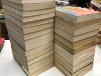 ロバート・ラドラム 著作28冊セット　バイオレント・サタデー / スカーラッチ家の遺産 上巻・下巻 / 灼熱の黄金郷 上巻・下巻 / 禁断のクルセード 上巻・下巻 / 血ぬられた救世主 上巻・中巻・下巻 / 殺戮のオデッセイ 上巻・中巻・下巻 / 最後の暗殺者 上巻・中巻・下巻 / 四億ドルの身代金 / 暗殺者 上巻 / 凶器のモザイク 上巻・下巻 / 陰謀の黙示録 上巻・下巻 / 戻ってきた将軍たち 上巻・下巻 / 砕かれた双子座 上巻・下巻 / 囁く声 上巻・下巻