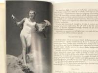 洋書　Glamour in Your Lens: A Commonsense Guide to Attractive Photography　レンズの中のグラマーな女性: 魅力的な写真を撮るための実践ガイド