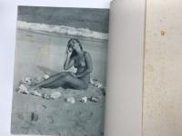 洋書　NUS Album No.7: Photos de André de Dienes、Serge de Sazo＋Veronese. Hors-Texte Couleurs de Serge Jacques et Paul Facchetti　NUSヌード写真集 第7号: アンドレ・ド・ディーンズ、セルジュ・ド・サゾ、ヴェロネーゼの作品、カラー口絵はセルジュ・ジャックとポール・ファケッティの写真