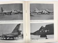 洋書　Aircraft in Review　航空機レビュー