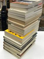 田中長徳著作　17冊セット　①カメラはライカ 金属魔境へのご招待＝1997年8月20日・光文社文庫発行、326頁 / ②ライカはエライ カメラと写真の原点＝2000年7月15日・知恵の森文庫発行、235頁 / ③カメラに訊け！知的に遊ぶ写真生活＝2009年3月10日・ちくま新書発行、226頁 / ④カラー版 カメラは知的な遊びなのだ。＝2008年3月25日・アスキー新書発行、190頁 / ⑤1993間違いだらけのカメラ選び＝1993年3月20日・第4刷・ICP発行、335頁 / ⑥ライカの謎 謎のライカ＝1994年12月14日・ICP発行、307頁 ※ヤケあり / ⑦間違いだらけのカメラ選び別巻1 くさっても、ライカ＝1994年2月1日・ICP発行、251頁 ※背表紙まわりが薄く退色 / ⑧カメラジャーナル新書14 くさっても、ライカ 2 ＝1999年9月15日・アルファベータ発行、286頁 / ⑨カメラジャーナル新書17 ライカ対らいか＝2001年12月31日・アルファベータ発行、255頁 / ⑩カメラジャーナル新書2 温故知新のコンタックスG1＝1996年1月31日・第2刷・アルファベータ発行、234頁 / ⑪さらば、ライカ: アナログ派のためのデジカメ活用術＝2005年7月11日・廣済堂発行、246頁 ※背表紙まわりが薄く退色 / ⑫晴れたらライカ、雨ならデジカメ＝2007年6月1日・岩波書店発行、189頁 / ⑬ライカと味噌汁 ライカが見た東京＝2005年8月3日・東京書籍発行、209頁 / ⑭ライカを買う理由＝2004年4月5日・東京書籍発行、251頁 / ⑮名機礼讃 愛すべき写真機たちの肖像＝1993年5月1日・第4刷・日本カメラ社発行 / ⑯名機礼讃2 語りだすディテール＝1996年11月5日・日本カメラ社、279頁 / ⑰名機礼讃3 銀塩写真機へのオマージュ＝2007年12月25日・日本カメラ社発行、261頁