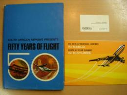 洋書　SOUTH AFRICAN AIRWAYS PRESENTS  FIFTY YEARS OF FLIGHT、IN PICTURES　2冊セット