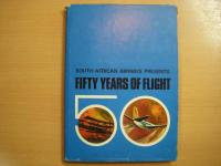洋書　SOUTH AFRICAN AIRWAYS PRESENTS  FIFTY YEARS OF FLIGHT、IN PICTURES　2冊セット