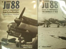 洋書　JUNKERS  Ju88  Volume One/Two　2冊セット