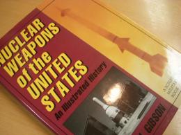 洋書　Nuclear Weapons on the United States: An Illustrated History