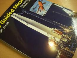 洋書　US Guided Missiles　 The Definitive Reference Guide