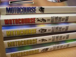 洋書　The World's Leading Grand Prix Annual: MOTO COURSE:モトコース: 1999-2000 / 2000-2001 / 2001-2002 / 2002-2003 / 2003-2004 / 2004-2005 / 2005-2006　7冊セット