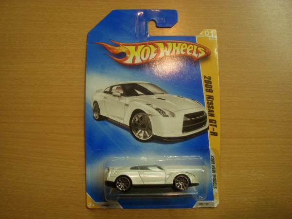 ホットウィール 2009 ニッサンGT=R ボディーカラー白 / 古本、中古本
