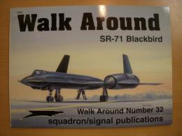 洋書　Walk Around No.32: SR-71 Blackbird　