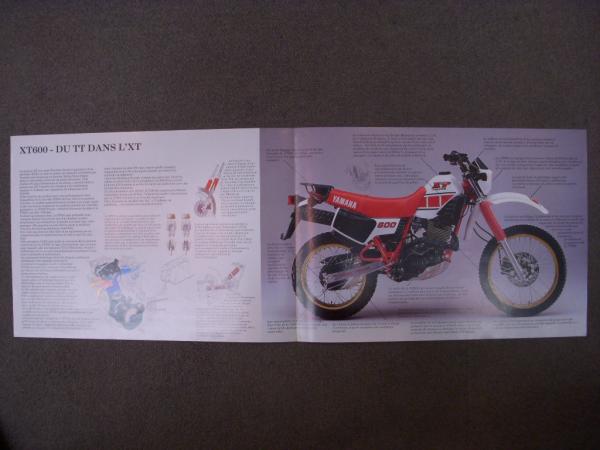 ヤマハ バイクカタログ フランス語版 Xt600 2枚セット 菅村書店 古本 中古本 古書籍の通販は 日本の古本屋 日本の古本屋