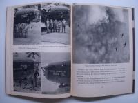 洋書 FLYING FORTRESS : THE STORY OF THE BOEING BOMBER