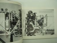 洋書　FLYING THE P-12
