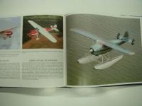 洋書　Vintage Flyers II: A photographic Essay of 550 types of surviving antique and classic airplanes
